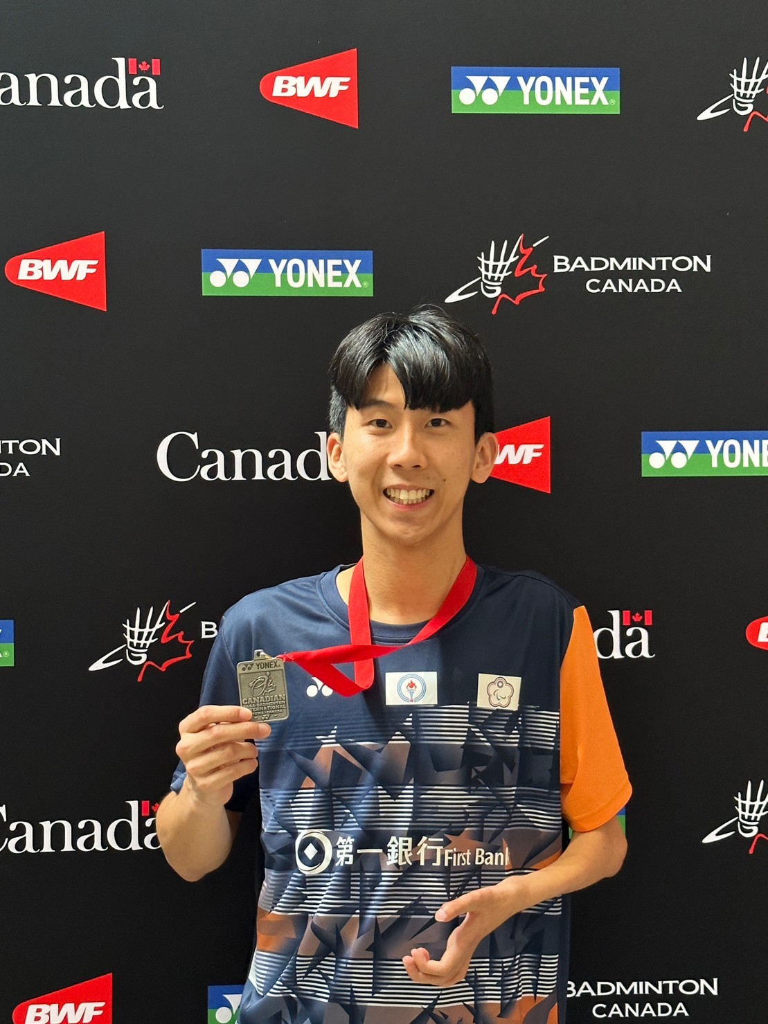 (圖)Fang Jen-yu (SU5 men’s) took part in the 2023 YONEX Canada Para Badminton International and won two silvers for Taiwan.